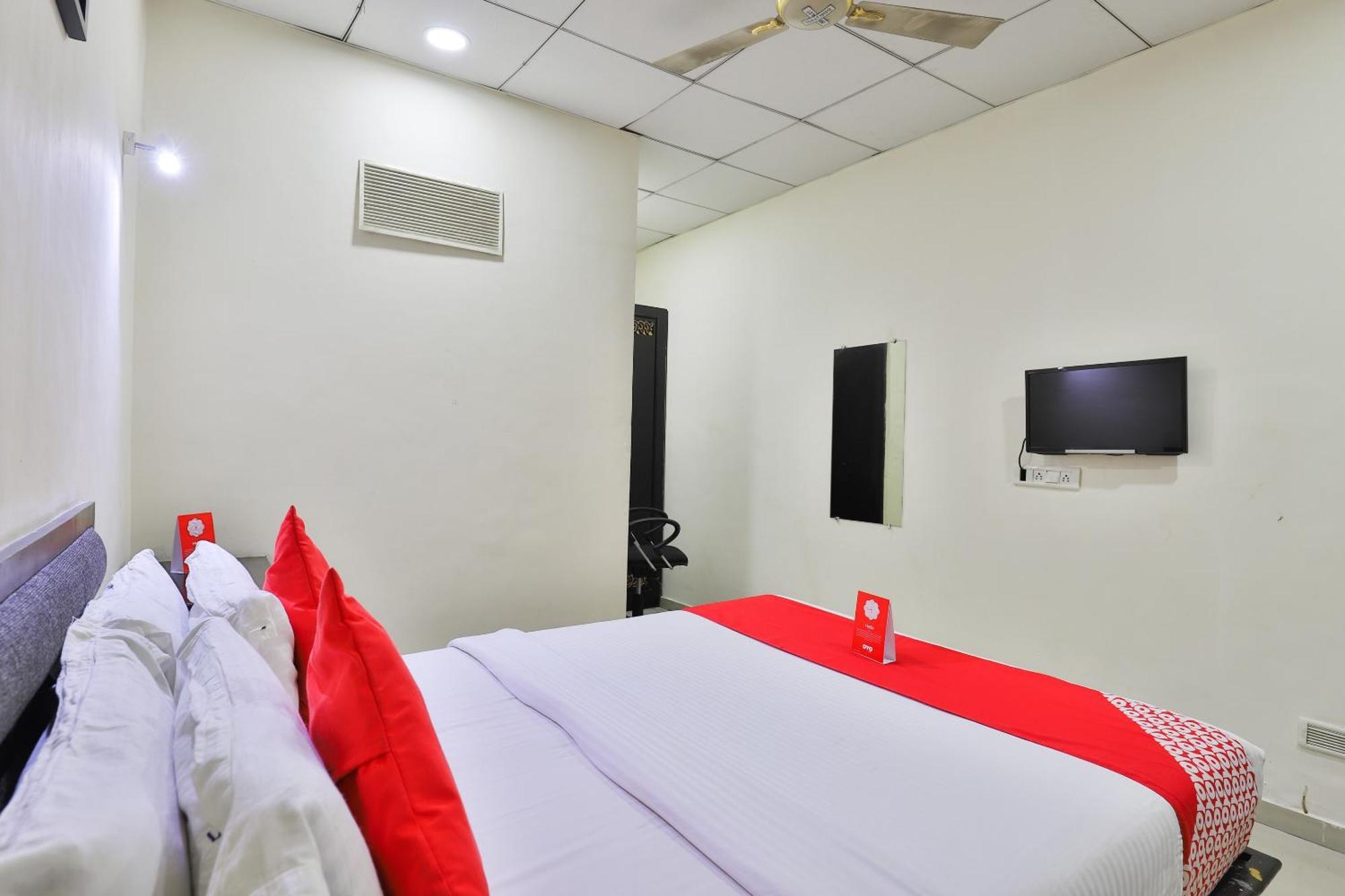 Hotel O Lotus Residency Daman Bagian luar foto
