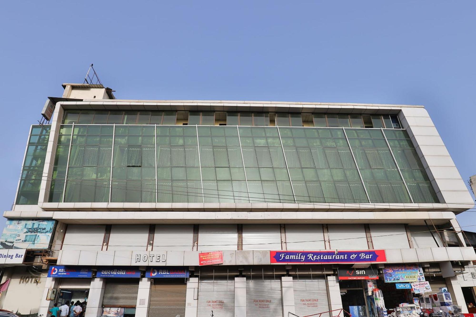 Hotel O Lotus Residency Daman Bagian luar foto